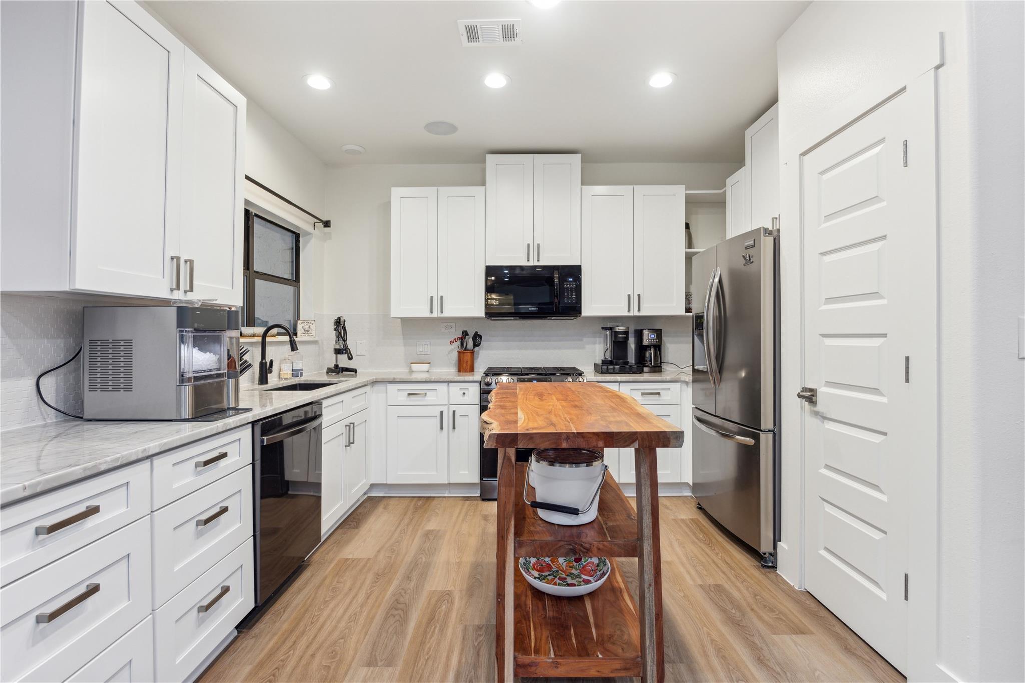 3404 American, Lago Vista, TX 78645 — photo 1