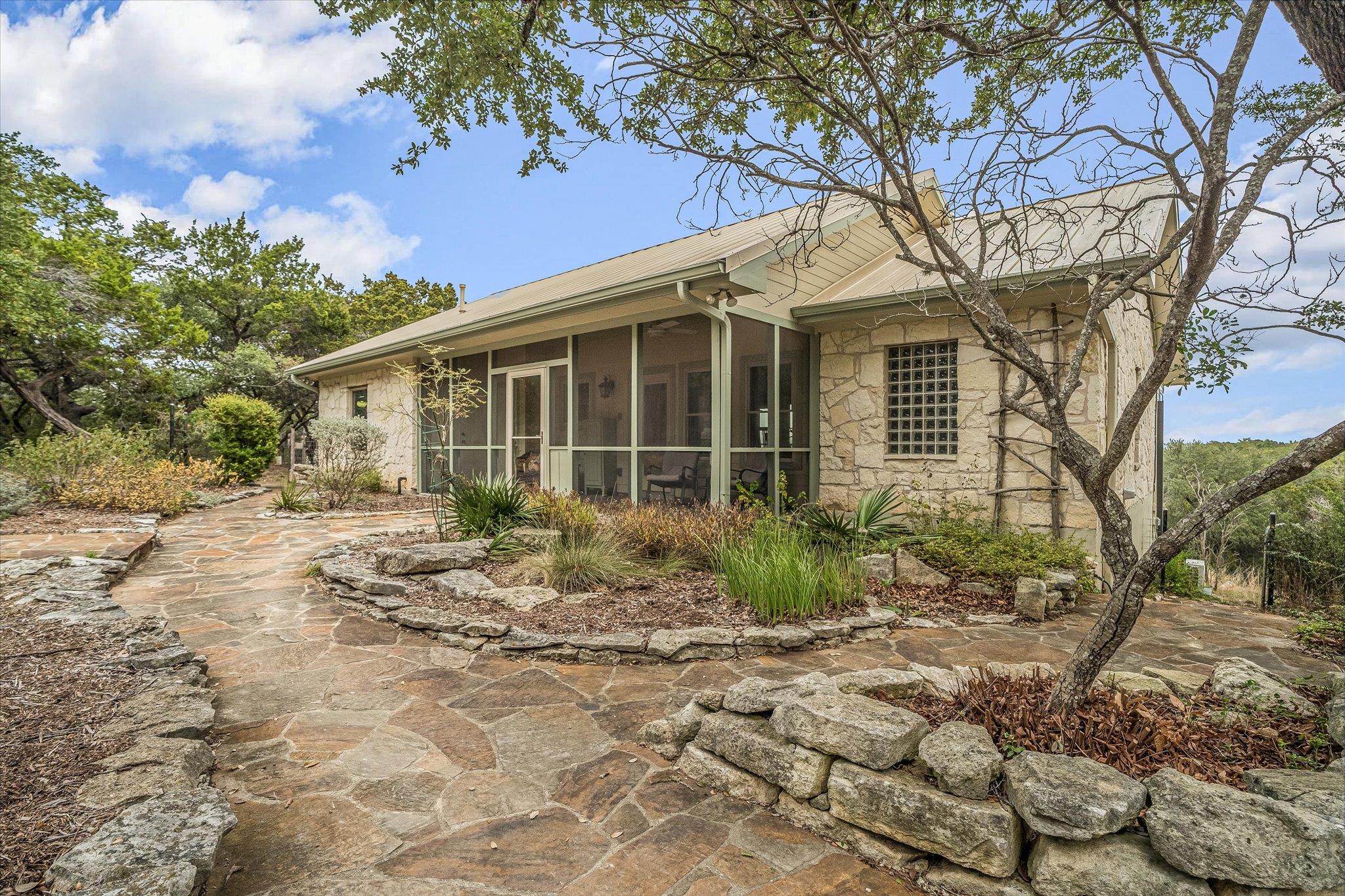 765 Skyline Ridge Lookout, Wimberley, TX 78676 — photo 1