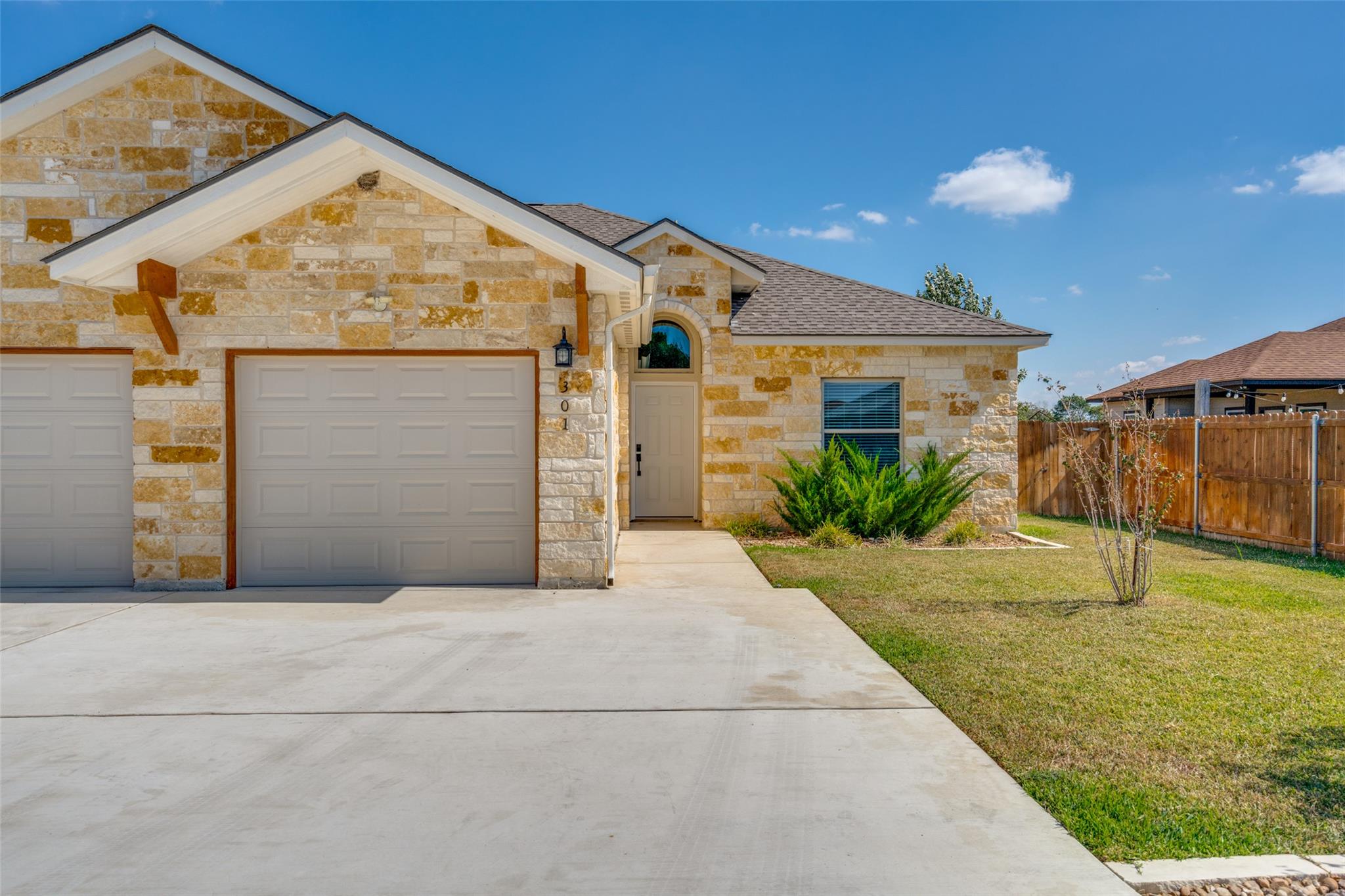 301  Navarro Way  #29B, Seguin, TX 78155 — photo 1