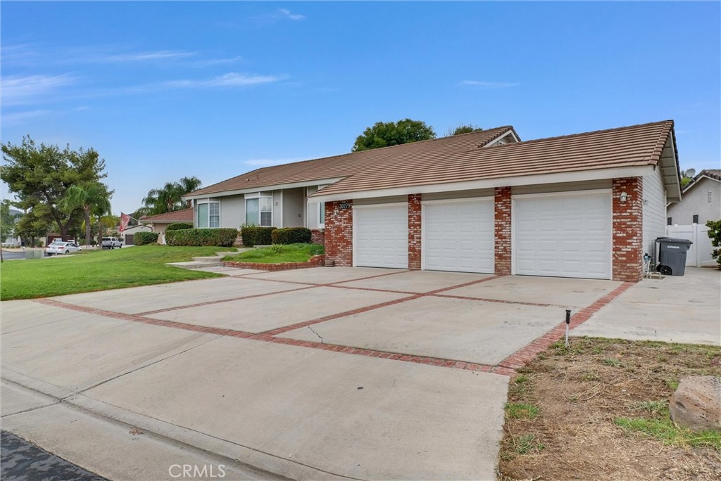 30279 Clear Water, Canyon Lake, CA 92587 — photo 1