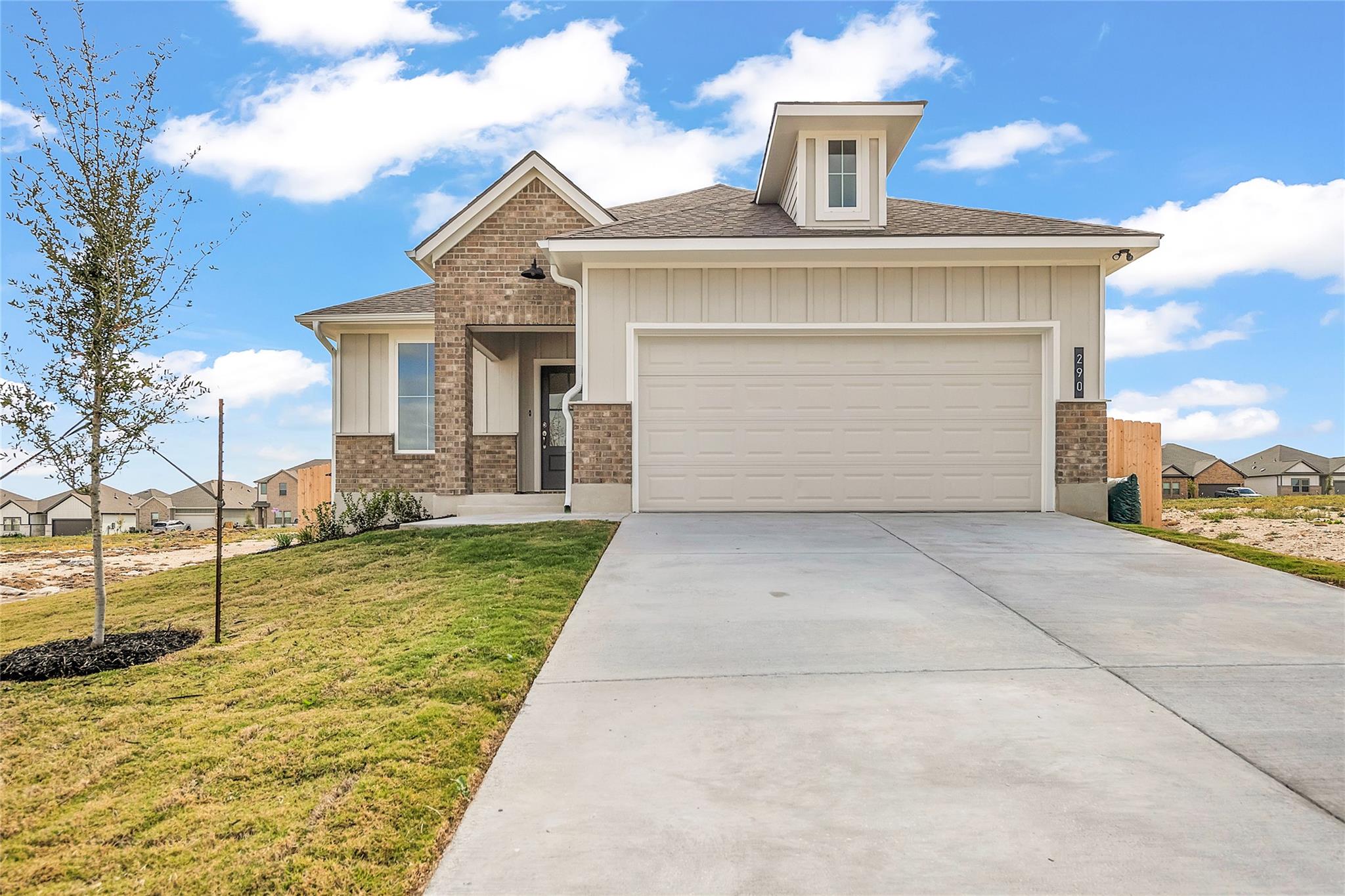 290 Boatright, Jarrell, TX 76537 — photo 1