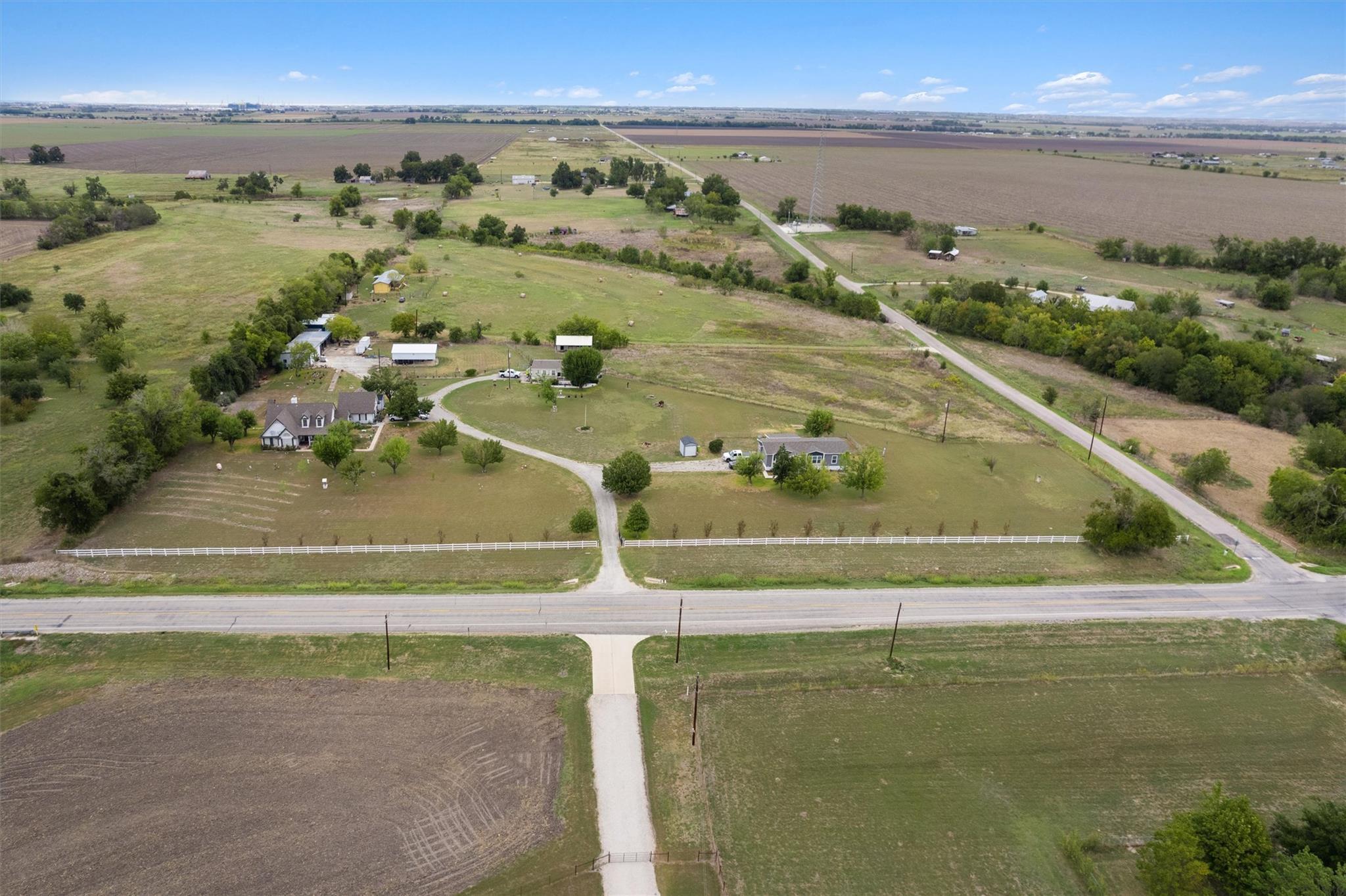 16351  Fm 1660 None, Taylor, TX 76574 — photo 1