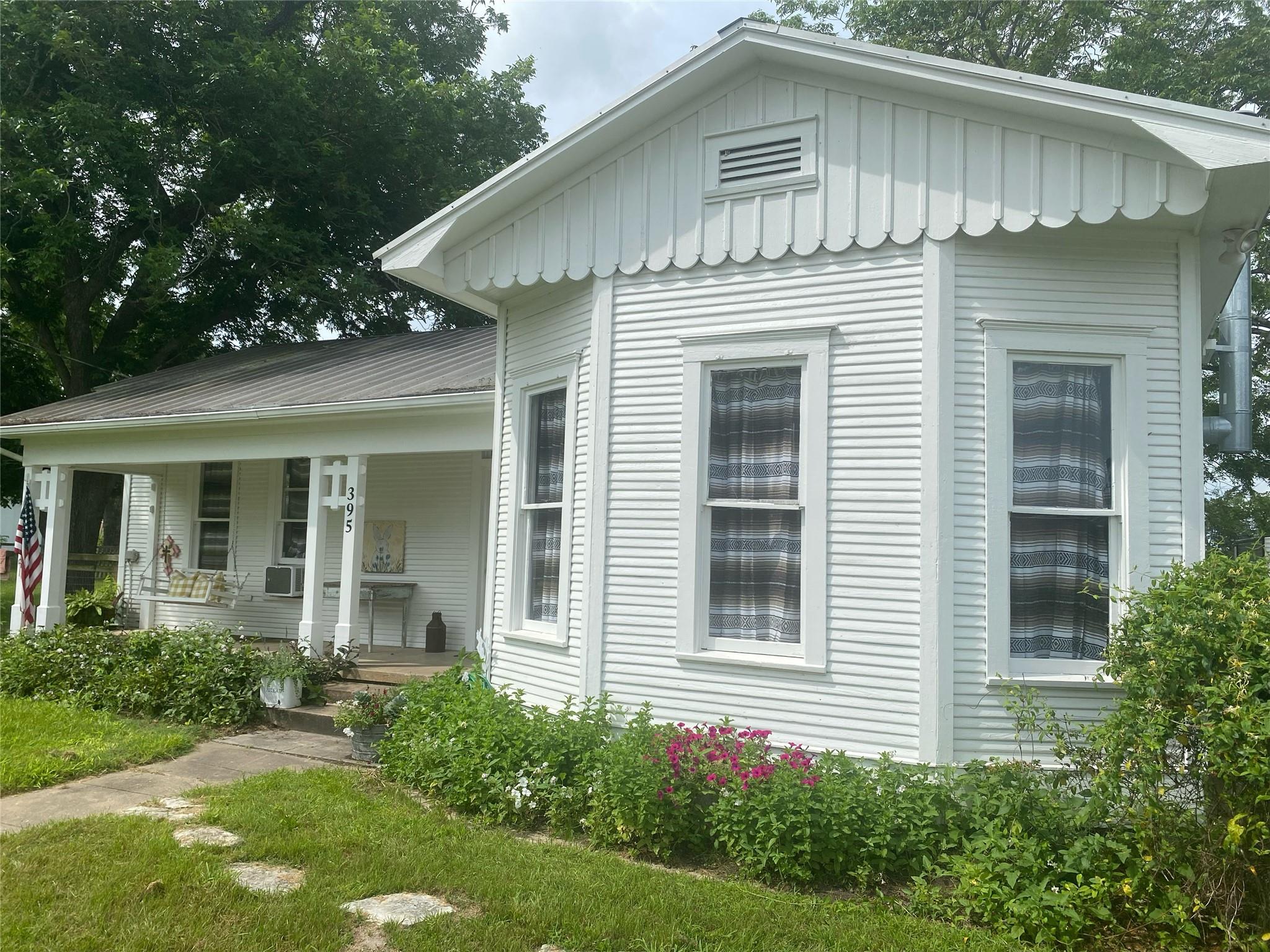 395 Centennial St, Carmine, TX 78932 — photo 1