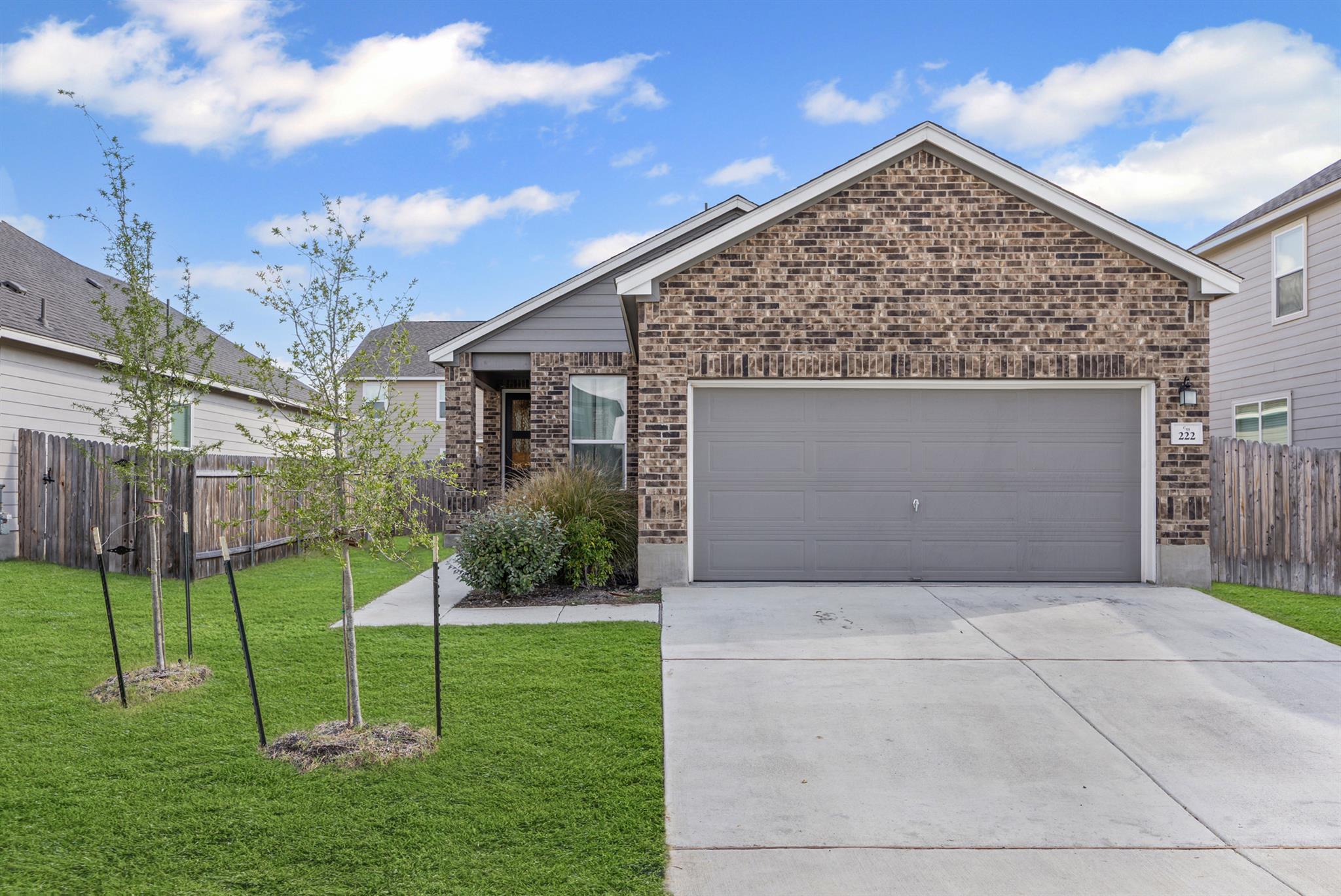 222 Summit, Lockhart, TX 78644 — photo 1
