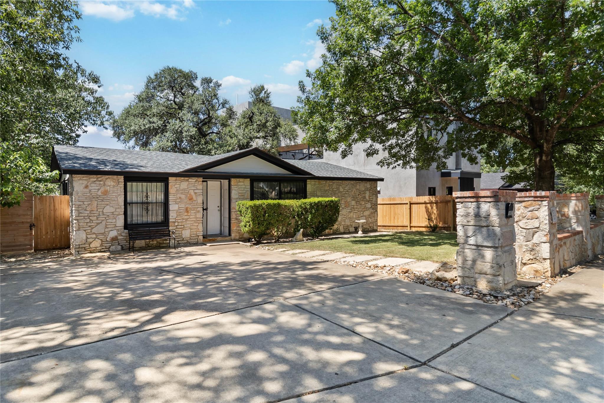 1002 Walter, Austin, TX 78702 — photo 1