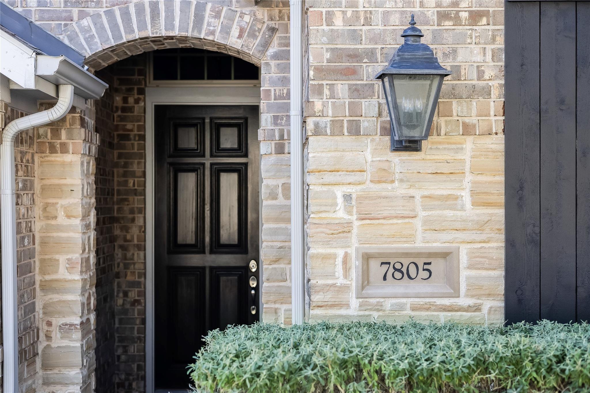 7805  Turnback Ledge Trl, Lago Vista, TX 78645 — photo 1