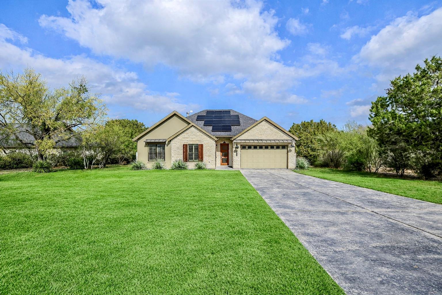 935 Wesley Ridge, Spicewood, TX 78669 — photo 1
