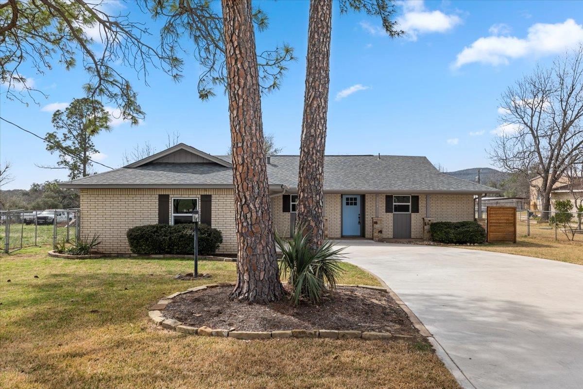 3904 Mountain View, Kingsland, TX 78639 — photo 1
