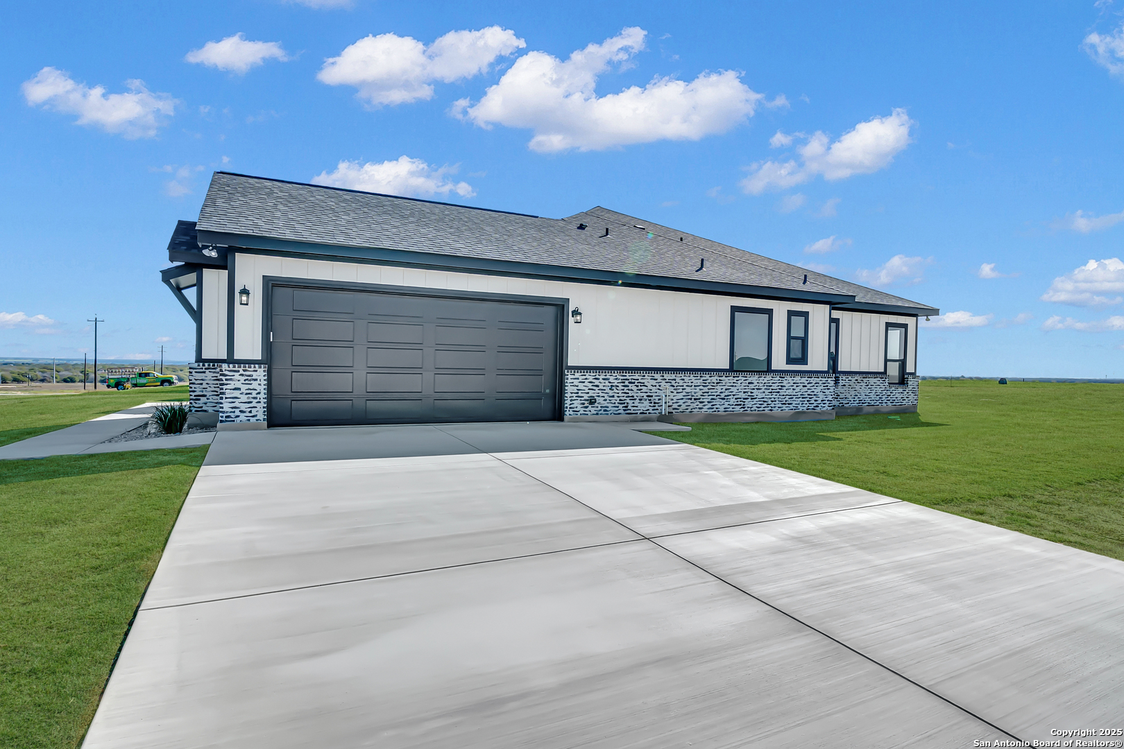 158 Estates Dr, ,  78121 — photo 1