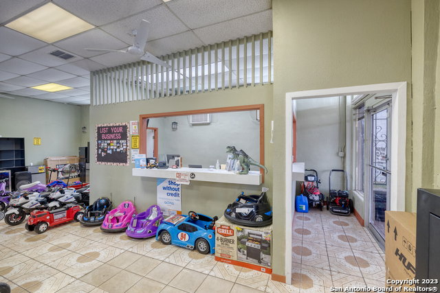 128 W Main St
