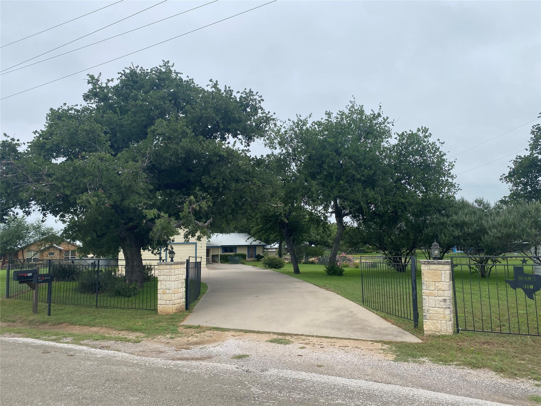 310 Chaparral, Burnet, TX 78611 — photo 1