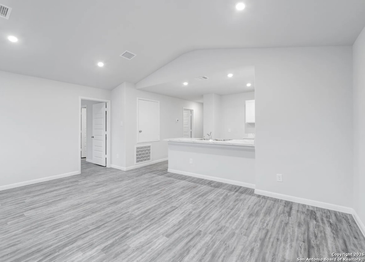 312 Warehouse Rd., ,  77905 — photo 1