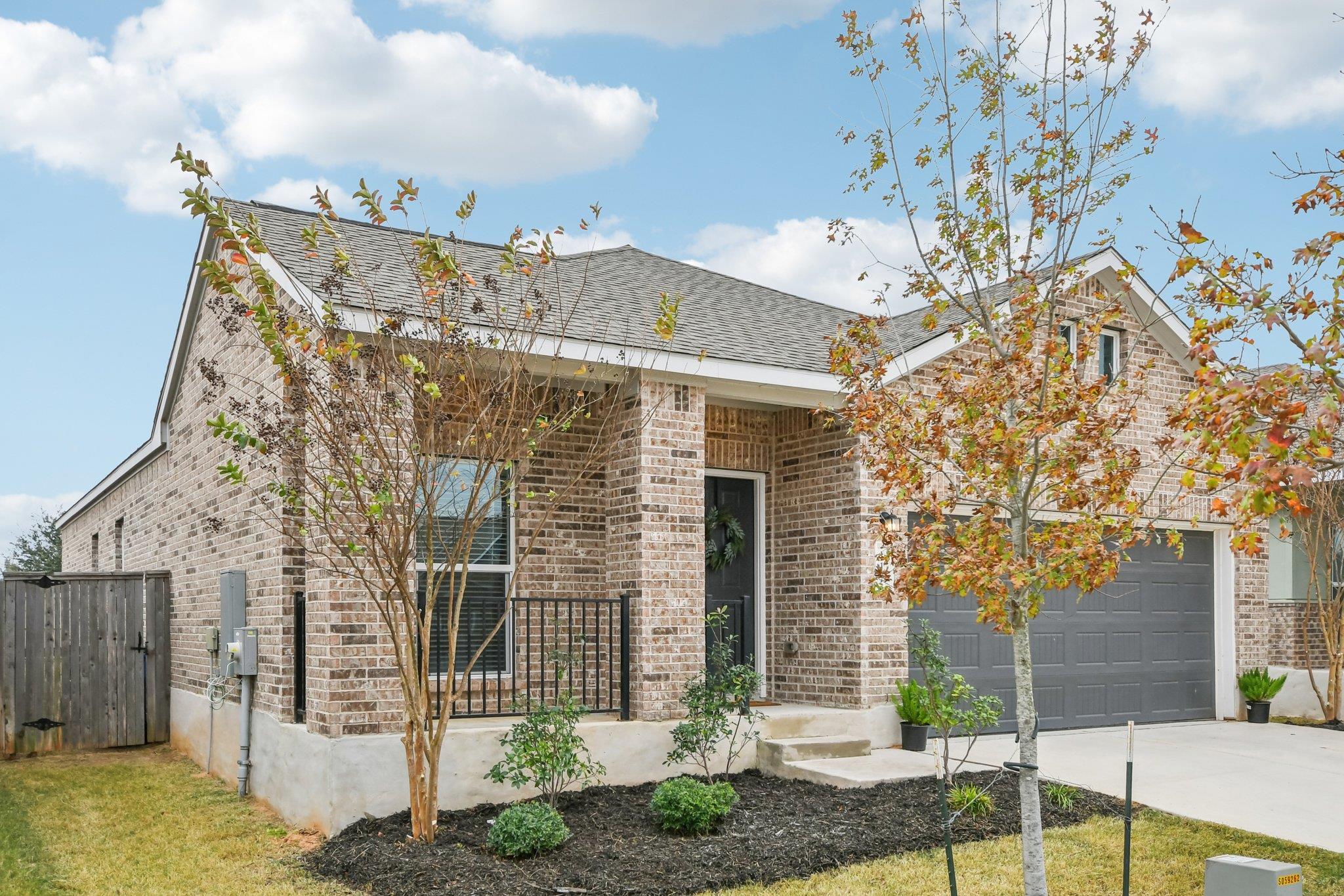 117 Badillo, Bastrop, TX 78602 — photo 1