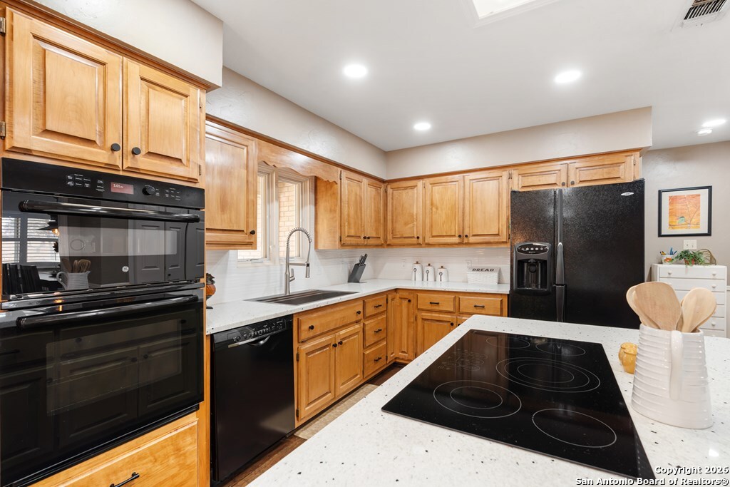 894 SOUTHWOODS DR., ,  78028 — photo 1