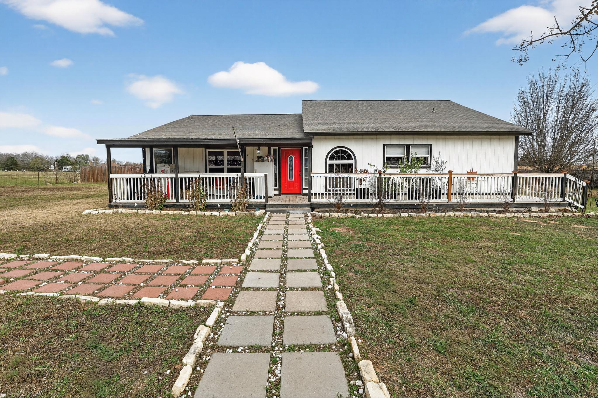 174 Monroe King, Elgin, TX 78621 — photo 1