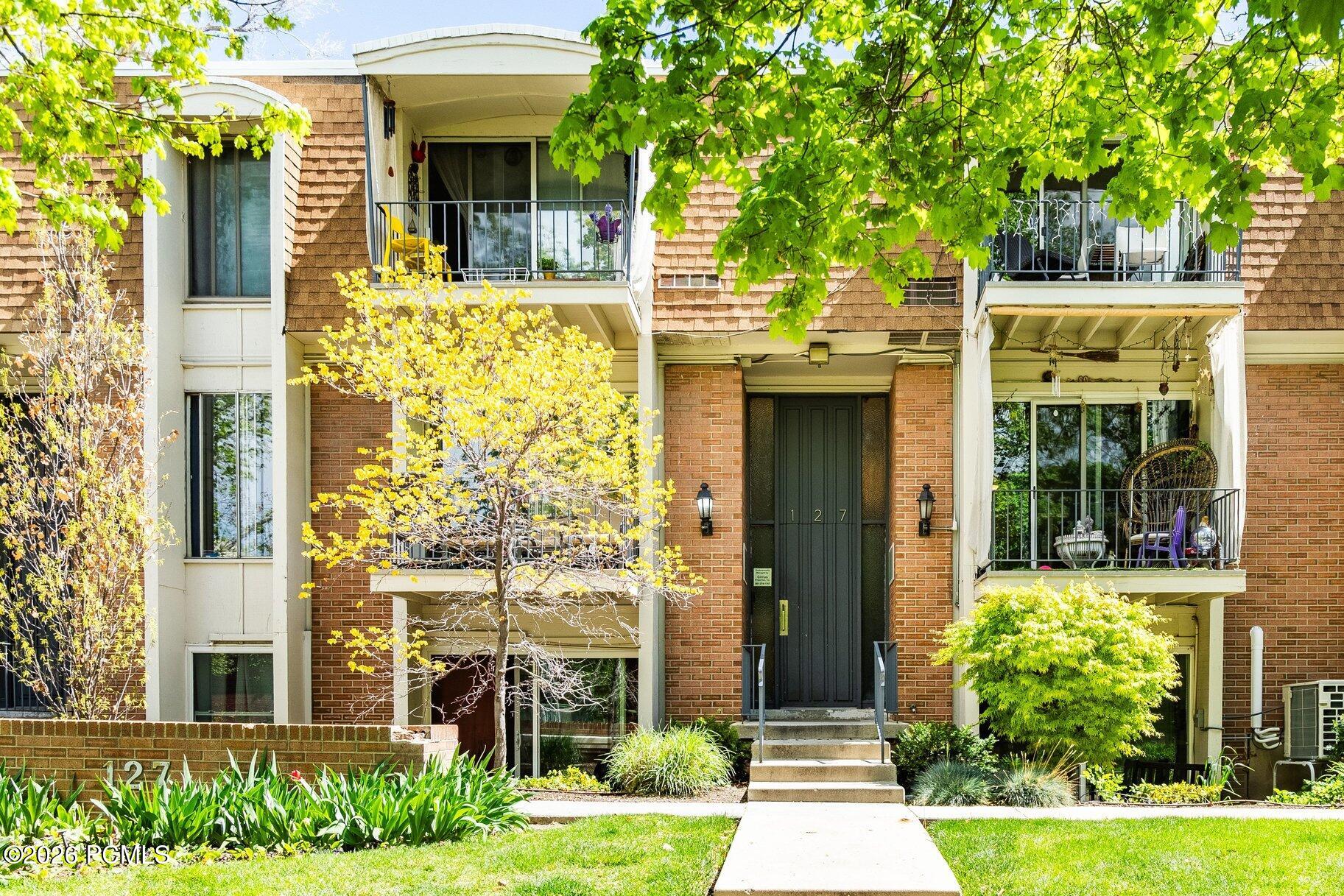 127 S 800 E Apt 15, Salt Lake City, UT 84102 — photo 1