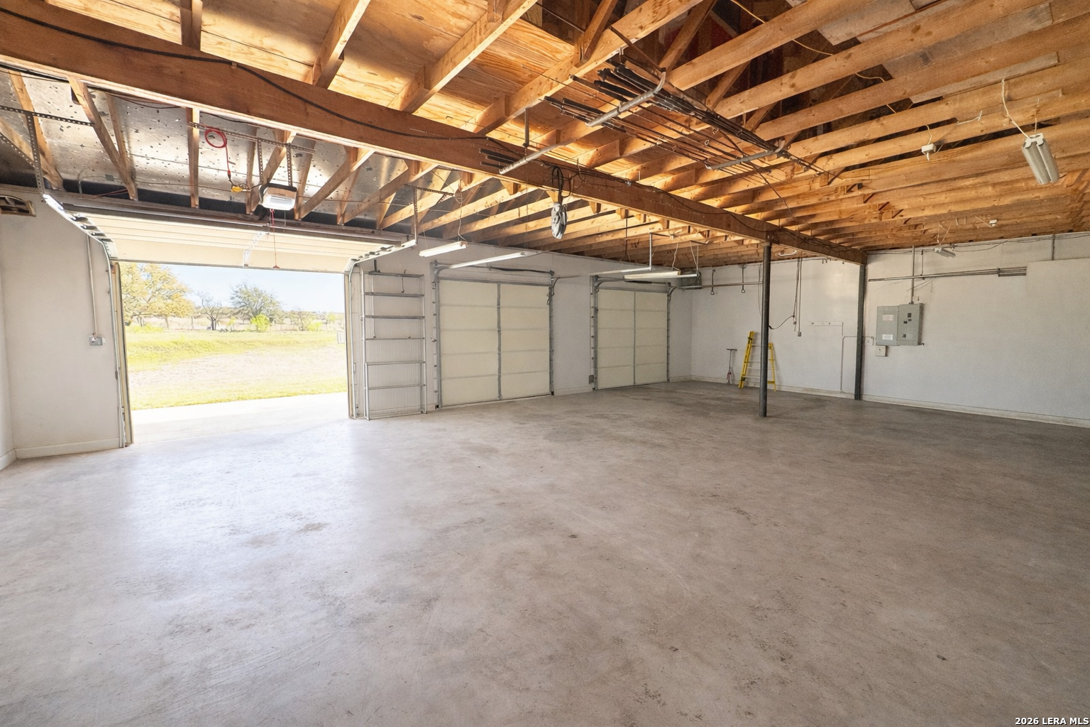 187 tracks, Center Point, TX 78010 — photo 1