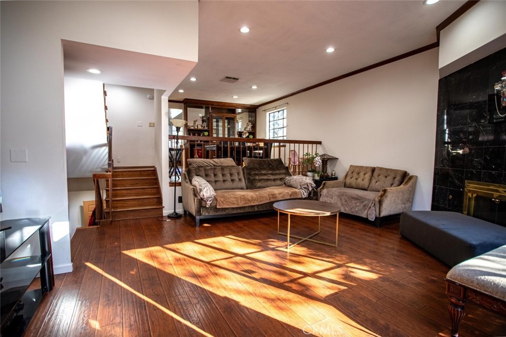 5327 Wilkinson Avenue 6, Valley Village, CA 91607 — photo 1