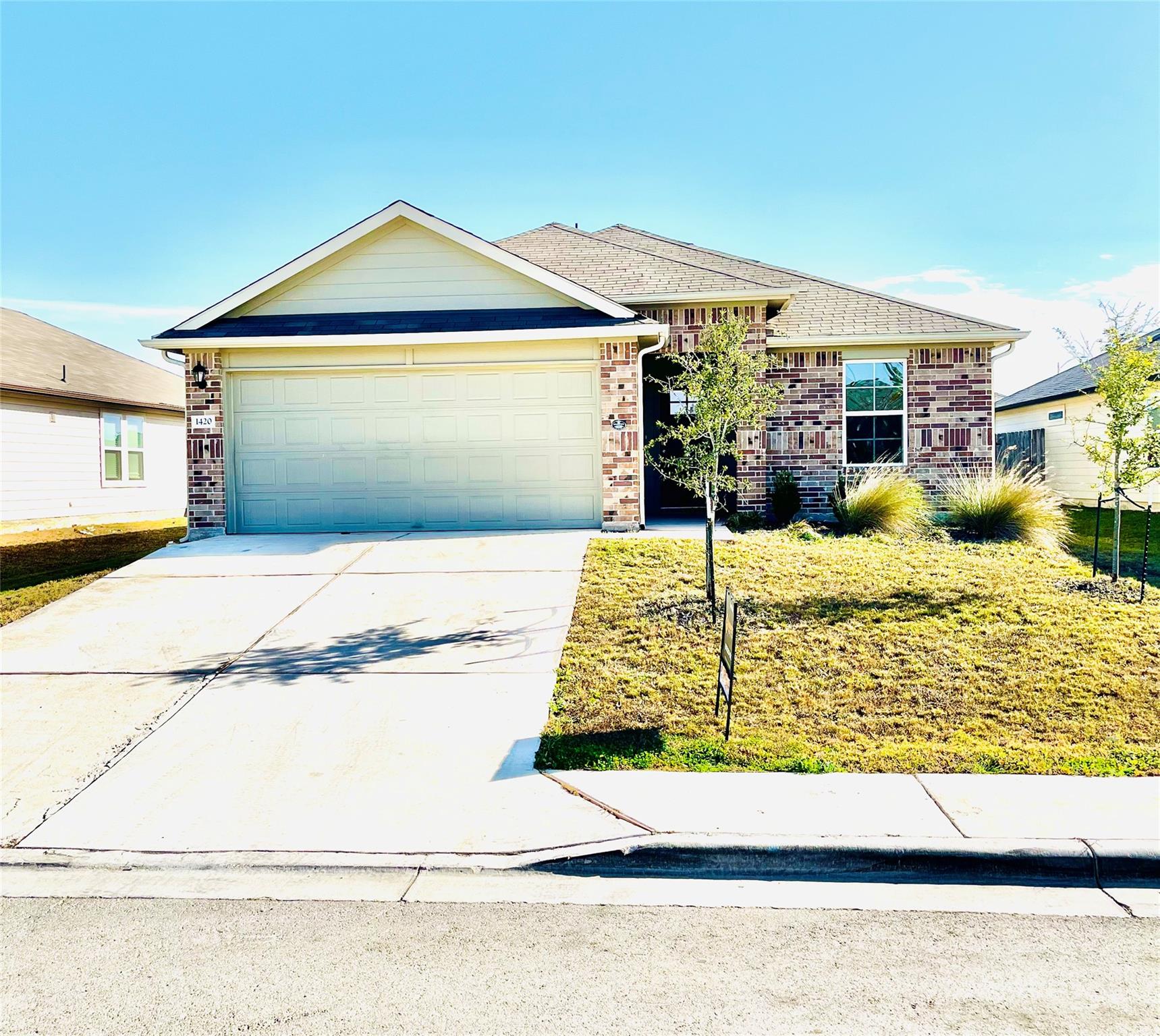 1420  London Way, Lockhart, TX 78644 — photo 1