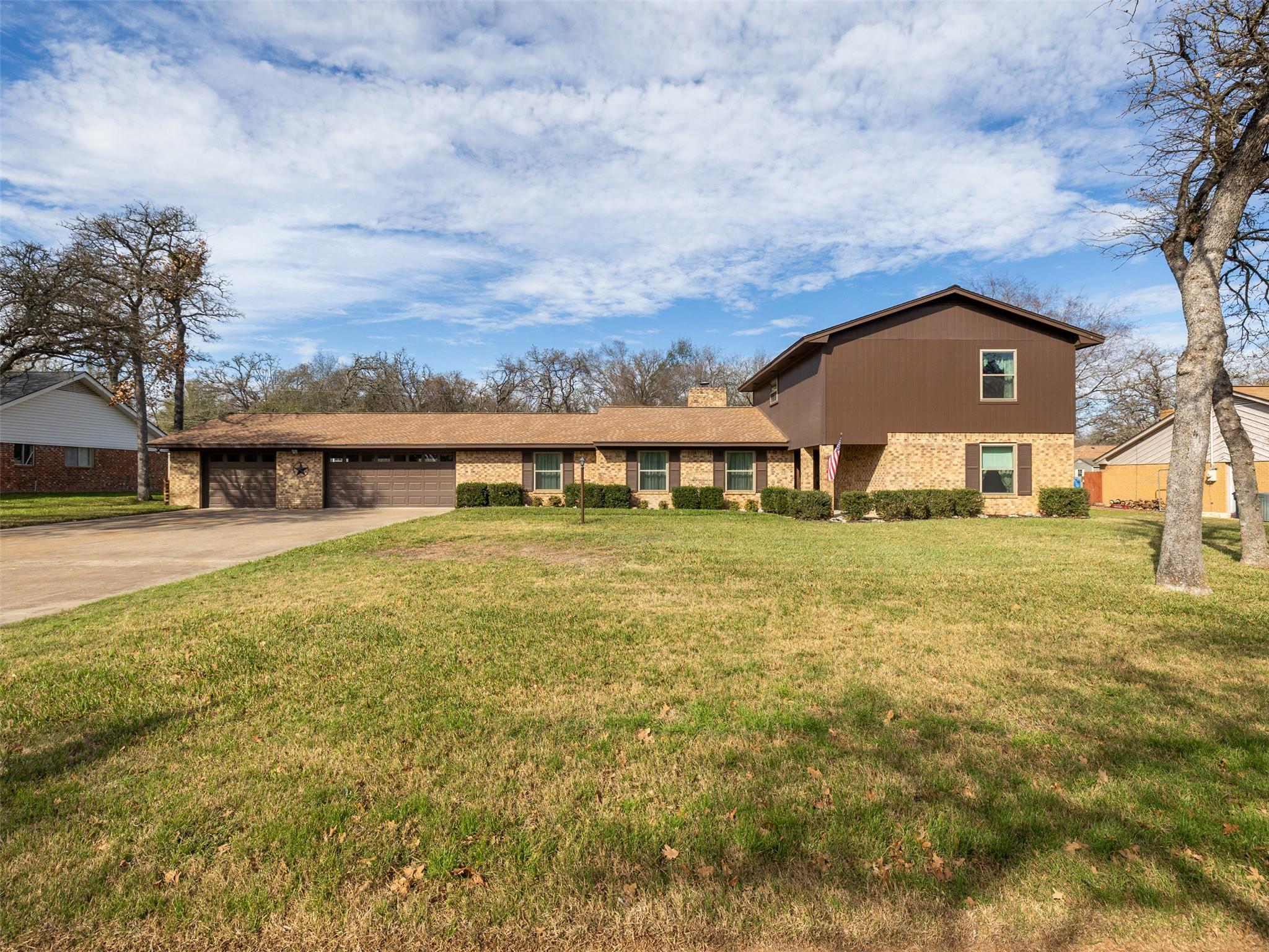 1704 Yokley Rd, Rockdale, TX 76567 — photo 1