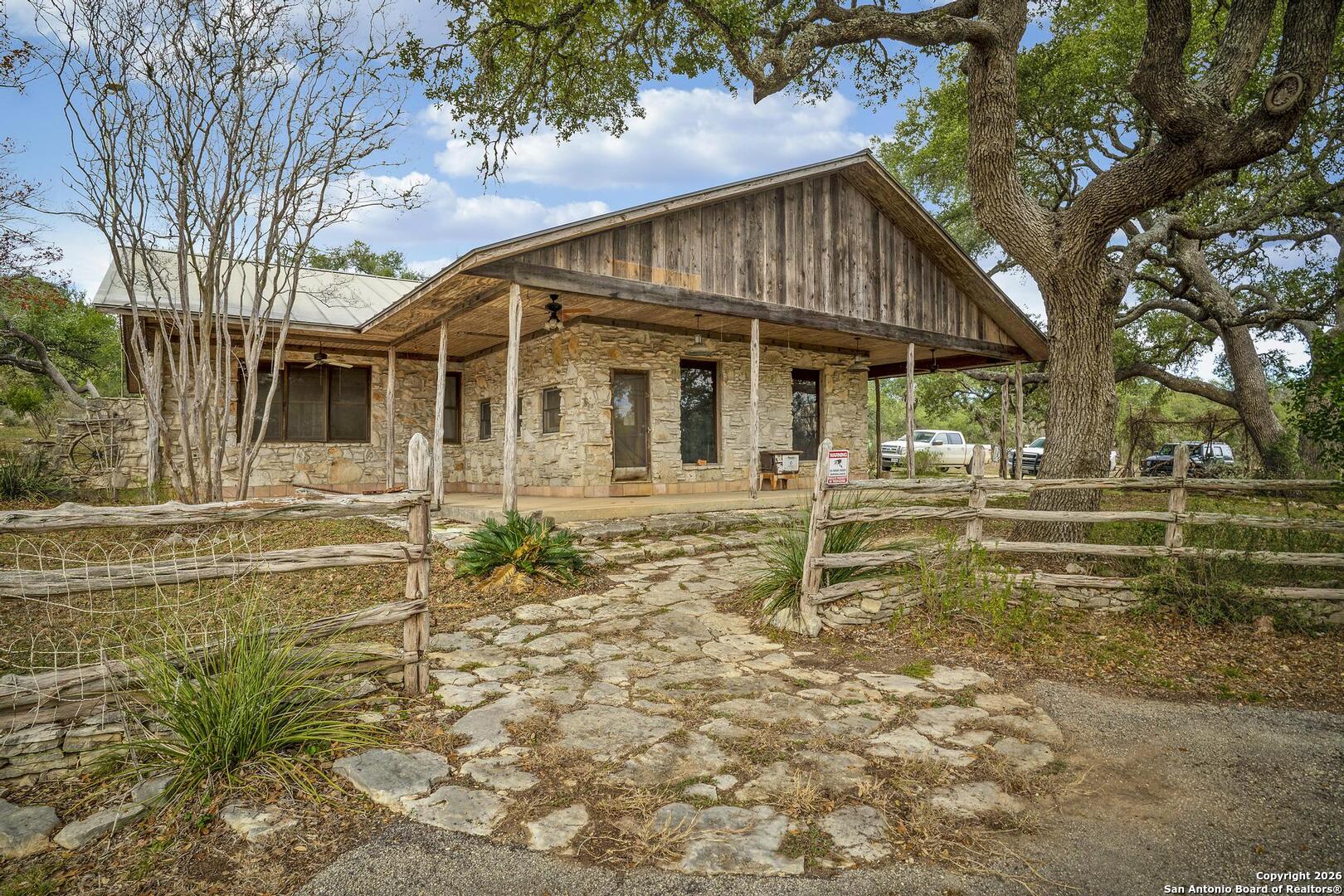 360 Kirk Ln, Bulverde, TX 78163 — photo 1
