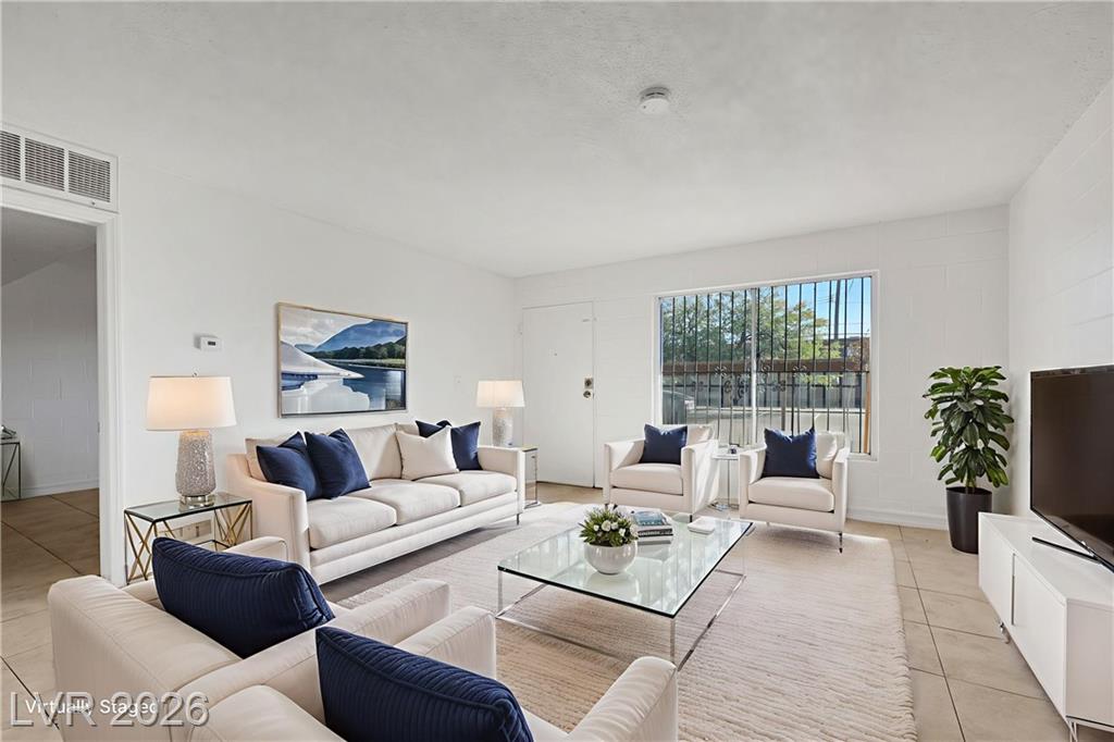 585 South Royal Crest Circle 16, Las Vegas, NV 89169 — photo 1