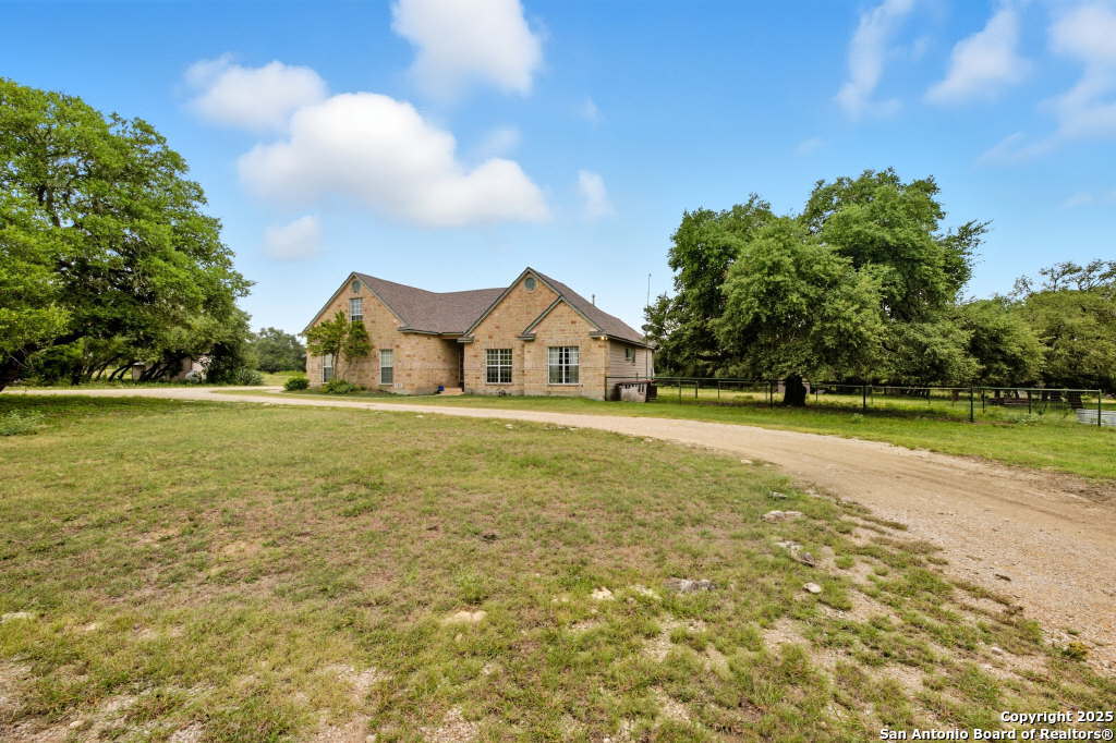 370 Pr 3502, Hondo, TX 78861 — photo 1