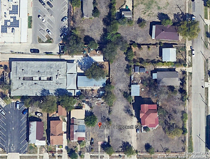 1019 E CROCKETT ST, San Antonio, TX 78202 — photo 1