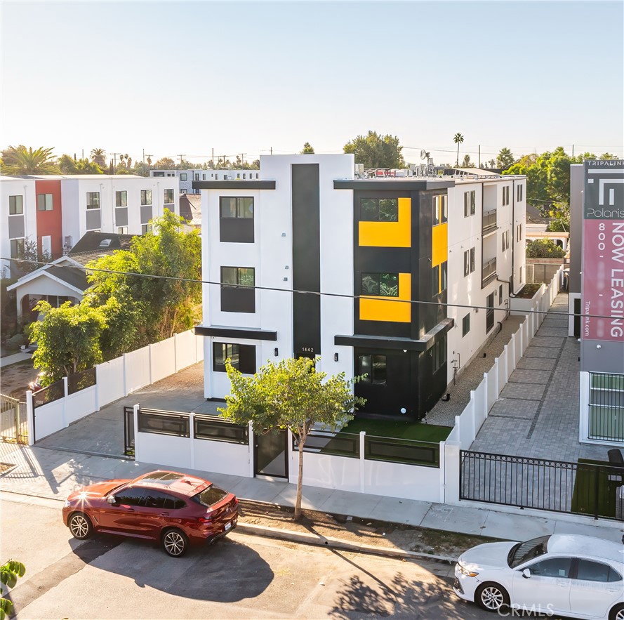 1444 W 37th Street, Los Angeles, CA 90018 — photo 1