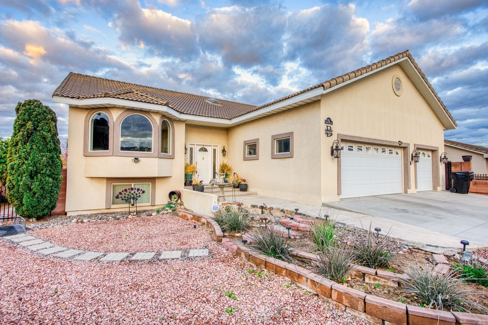881 N Desert Wind Dr, Littlefield, AZ 86432 — photo 1
