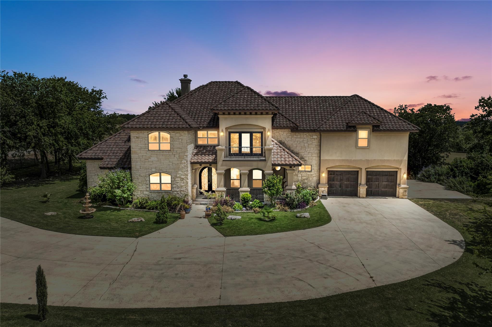 104 Spring Valley St, Hutto, TX 78634 — photo 1