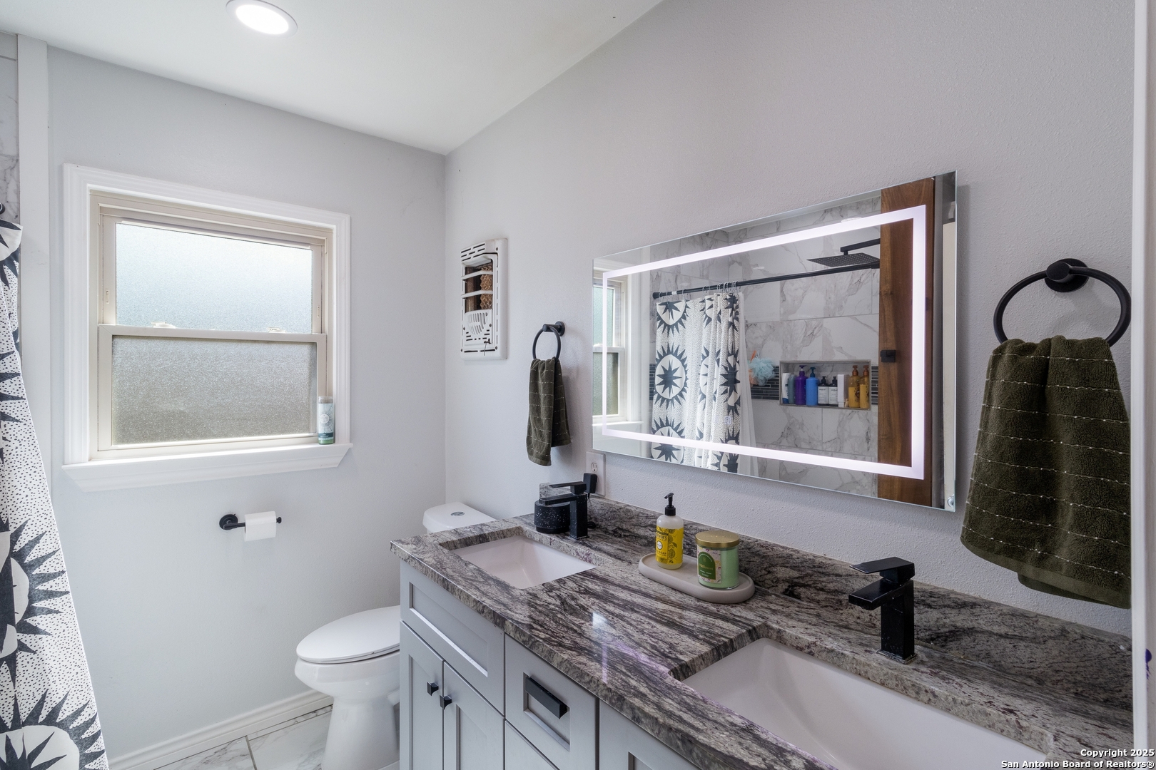 450 Pamela, San Antonio, TX 78223 — photo 1
