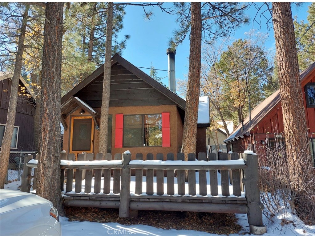 326 Holmes, Sugarloaf, CA 92386 — photo 1