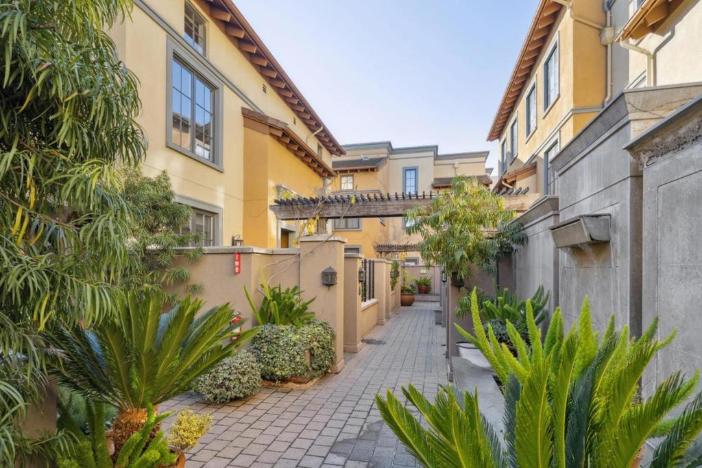 356 Santana Row 320, San Jose, CA 95128 — photo 1