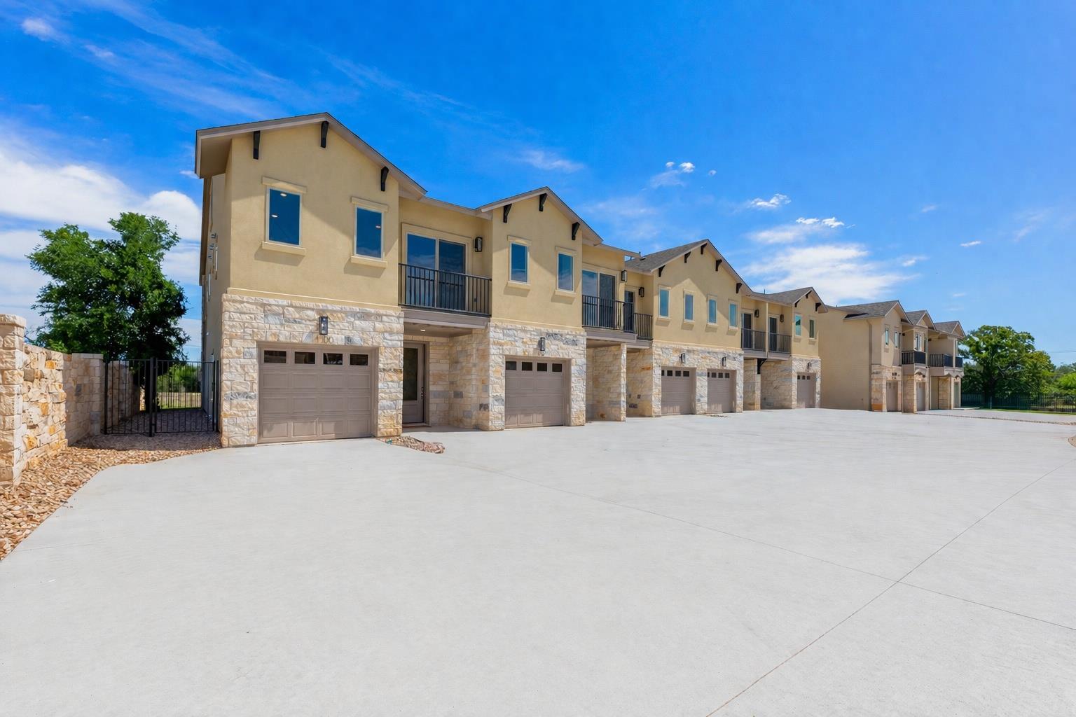 104  Tesla Cir, Round Rock, TX 78681 — photo 1