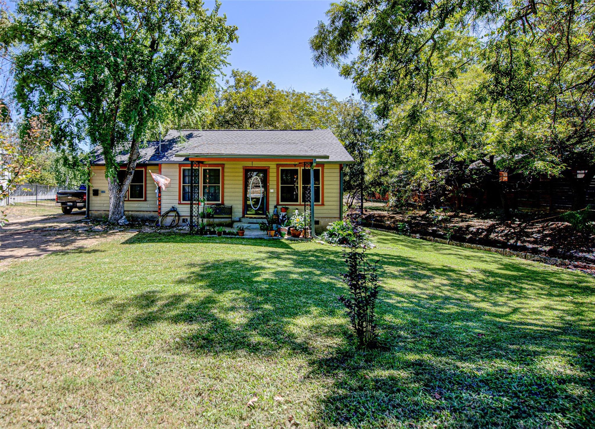 3205 Menchaca Rd, Austin, TX 78704 — photo 1