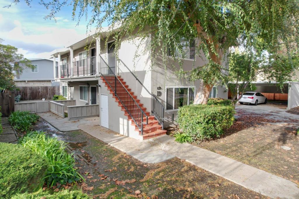 19 E 41st Place, San Mateo, CA 94403 — photo 1