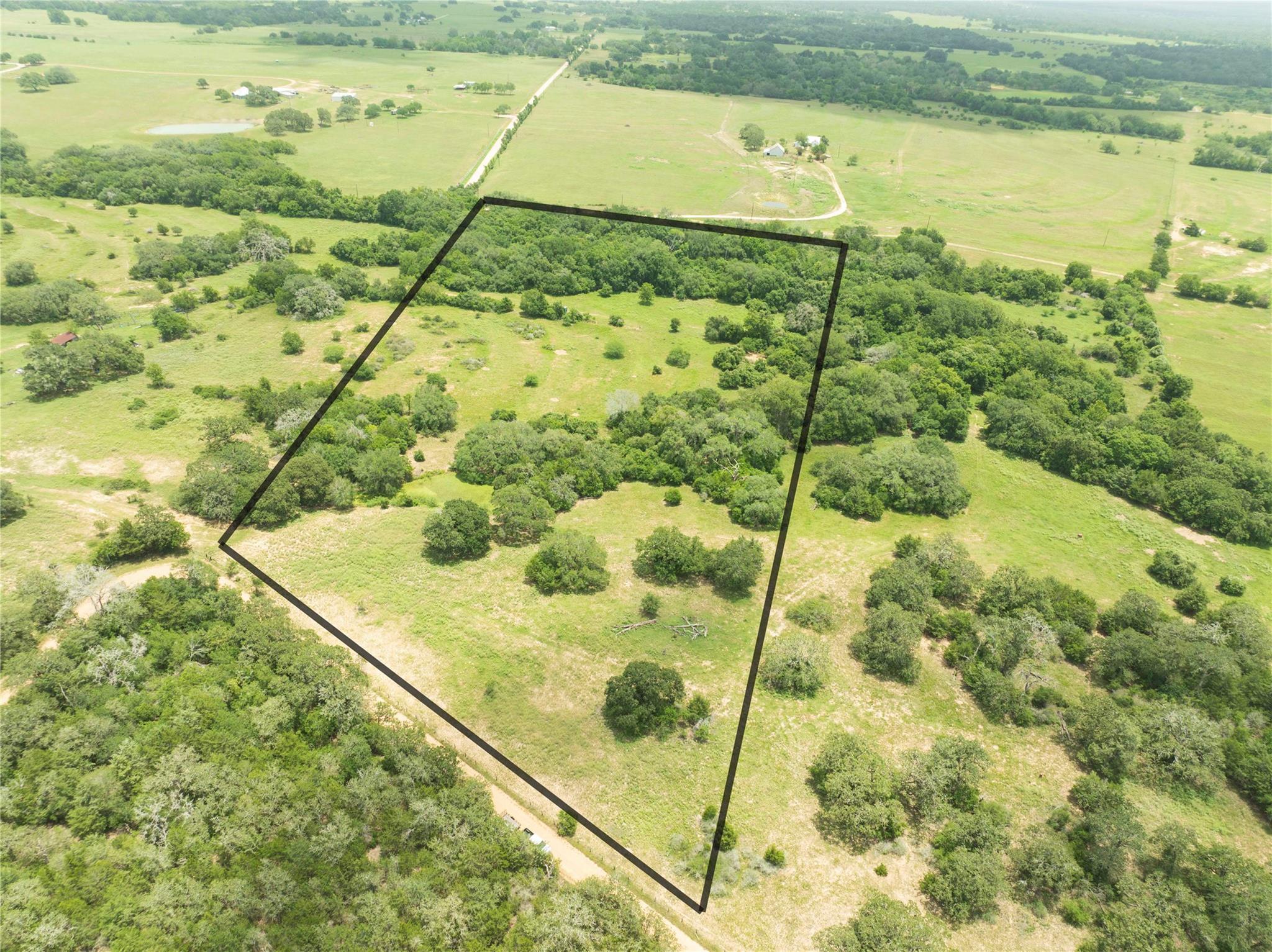05 CR 212, Hallettsville, TX 77964 — photo 1