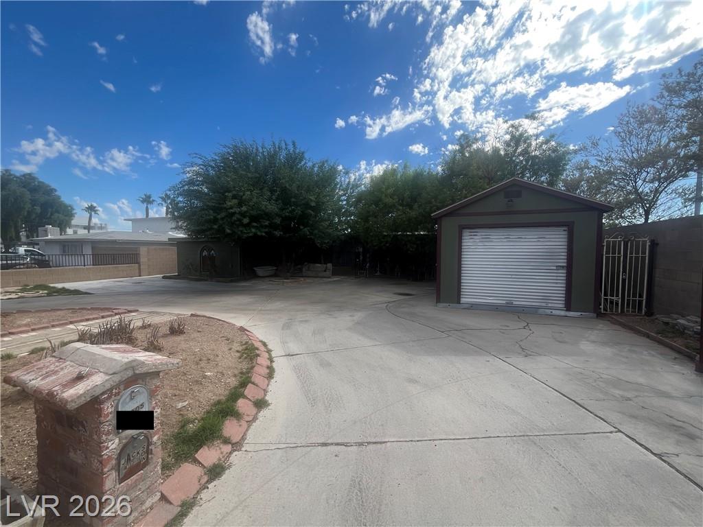 2005  Pinto Lane, Las Vegas, NV 89106 — photo 1