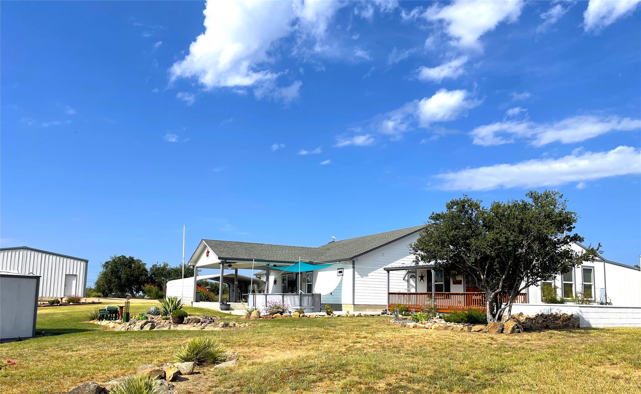 202 Rio Llano Dr W, Llano, TX 78643 — photo 1