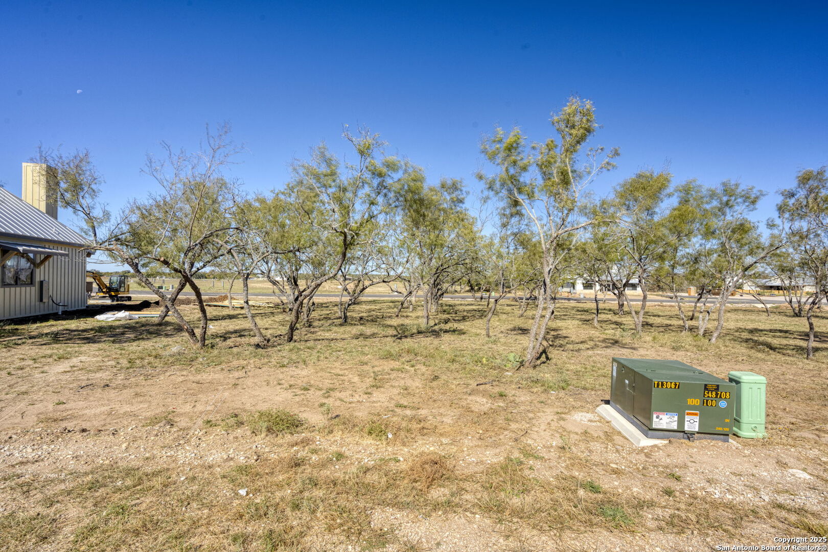 77 ARCH RAY LOOP, ,  78624 — photo 1