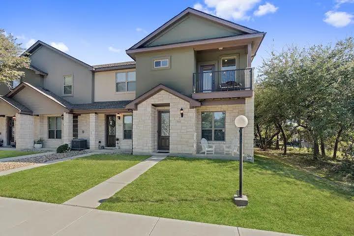 585  Demarett Dr, Point Venture, TX 78645 — photo 1