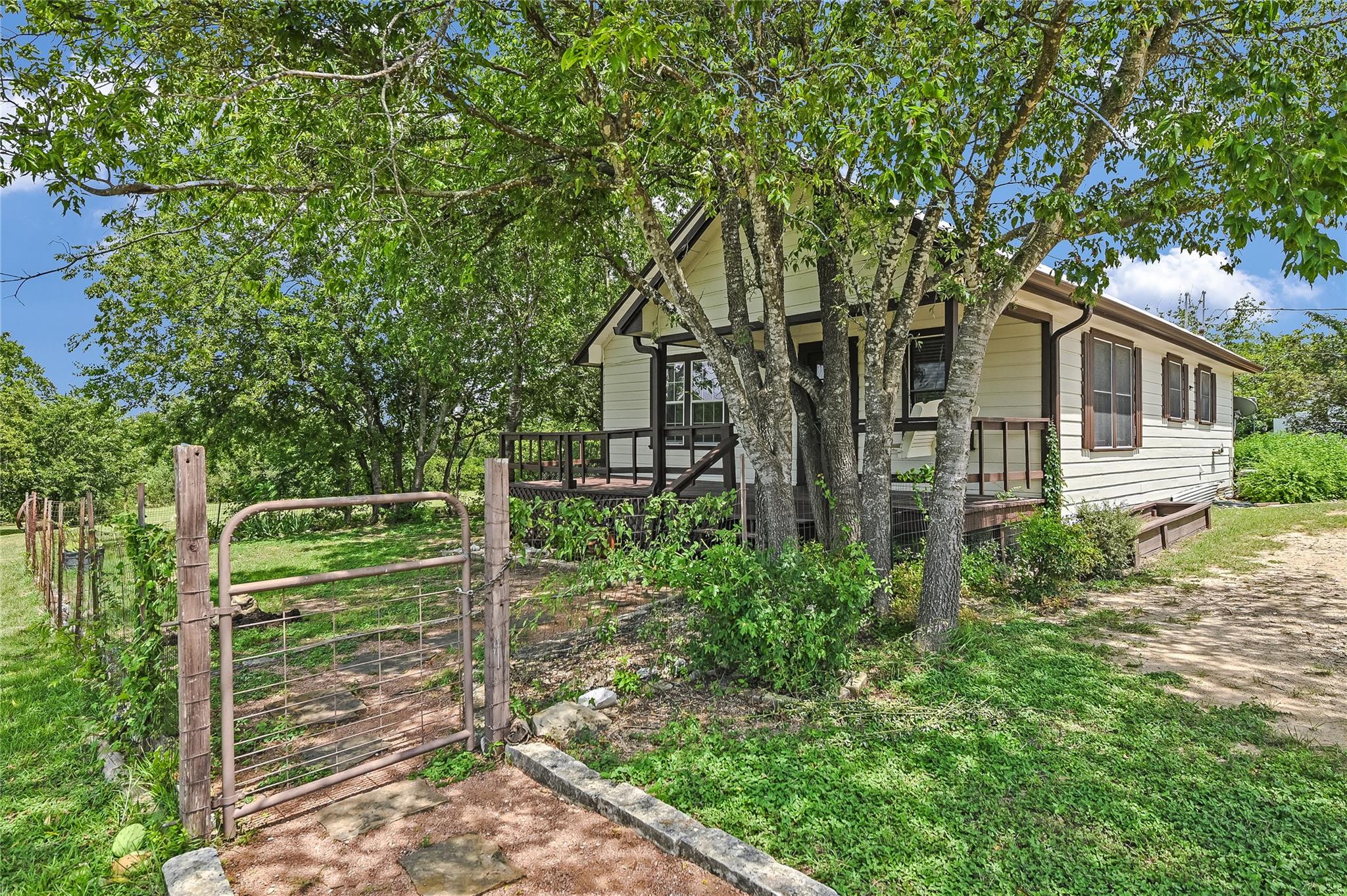 600 County Road 152, Georgetown, TX 78626 — photo 1