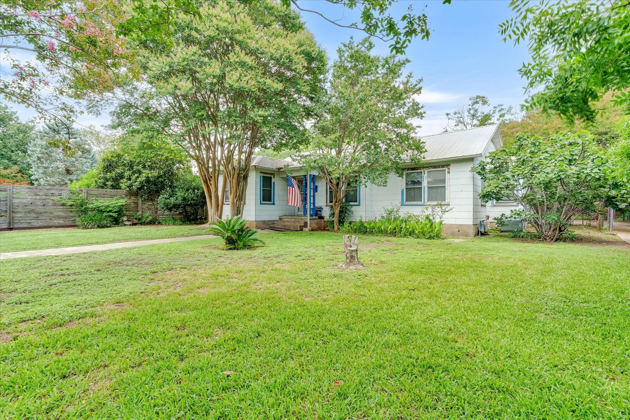 1206 Ruth, Austin, TX 78757 — photo 1