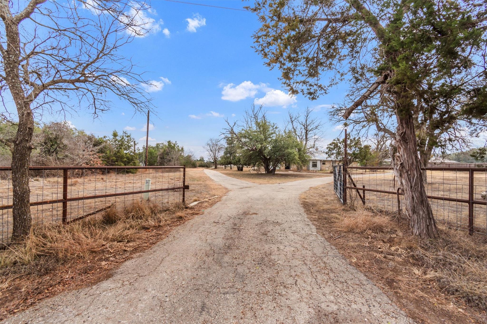 501 County Road 176, Georgetown, TX 78628 — photo 1