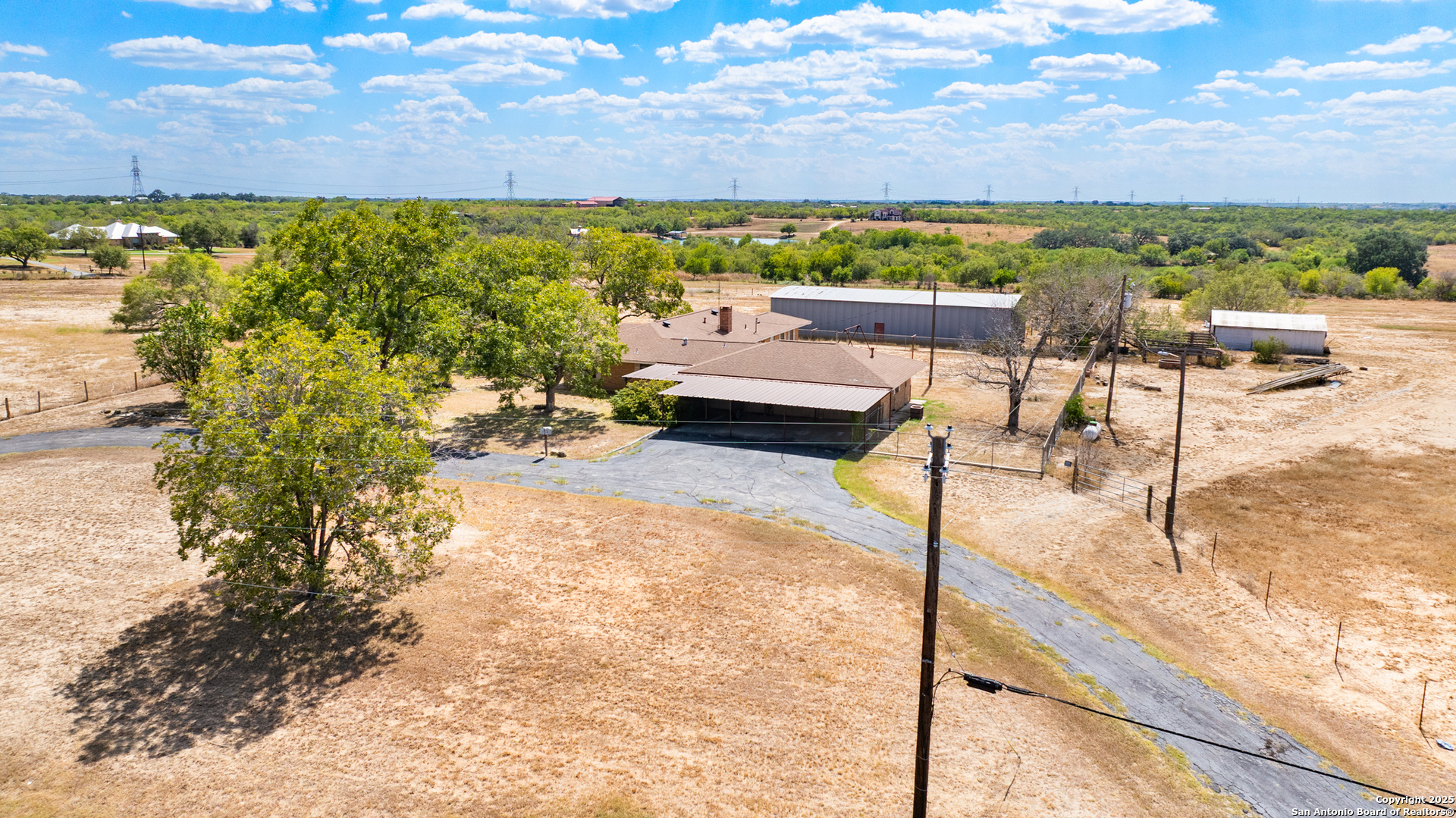 550 Bus Loop 181 S, Floresville, TX 78114 — photo 1