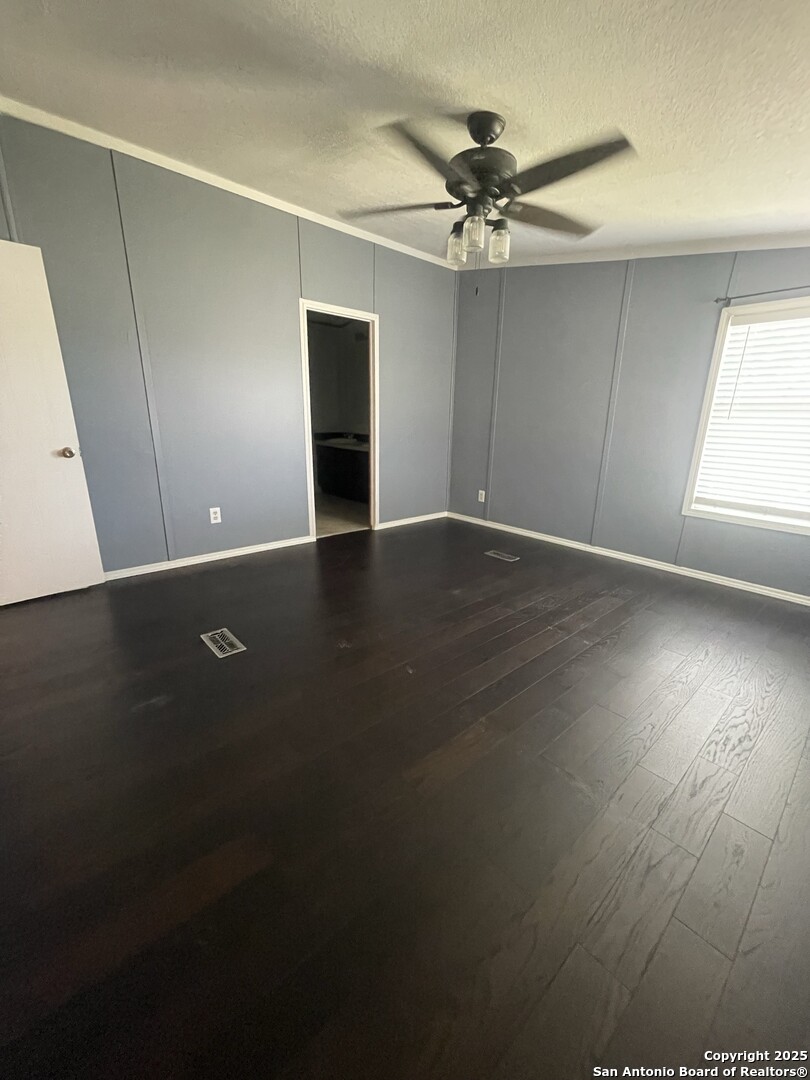 207 S Edwards, ,  78011 — photo 1