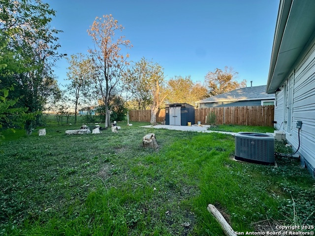924 Allende, , 78155 — photo 1