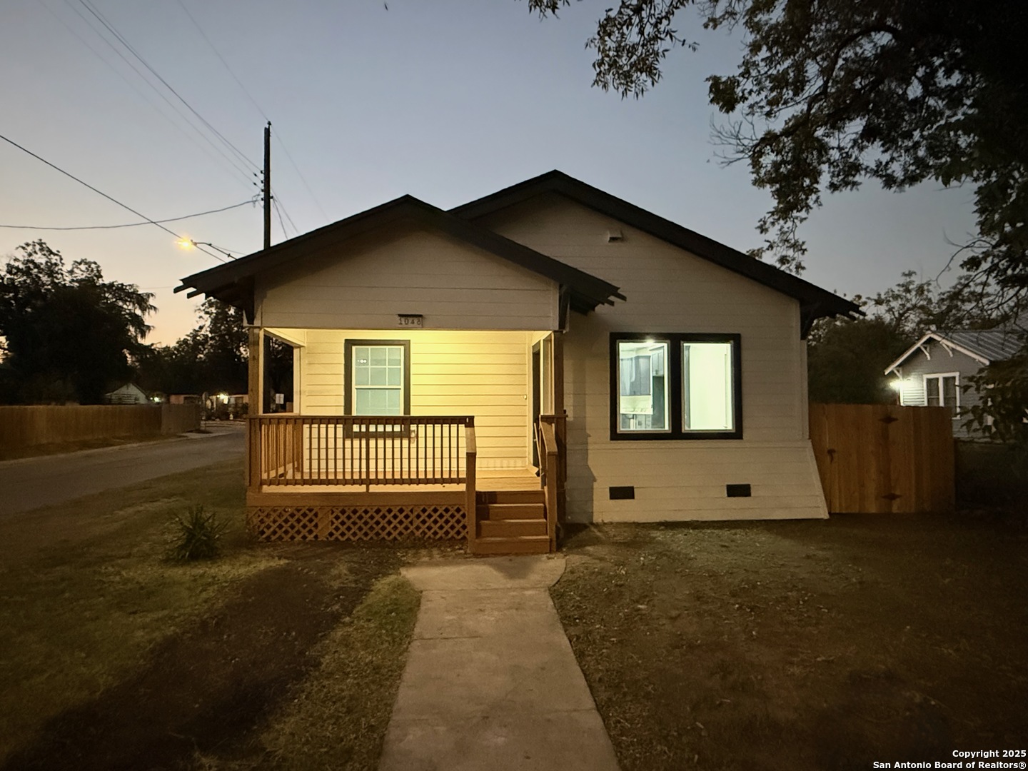 1048 Gibbs, , 78202 — photo 1