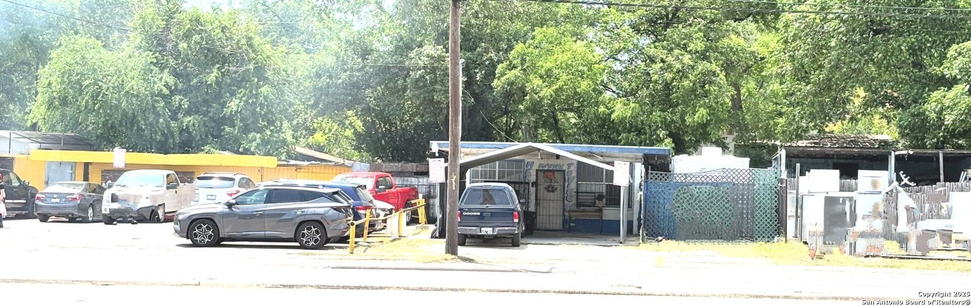 607 S General McMullen, San Antonio, TX 78237 — photo 1